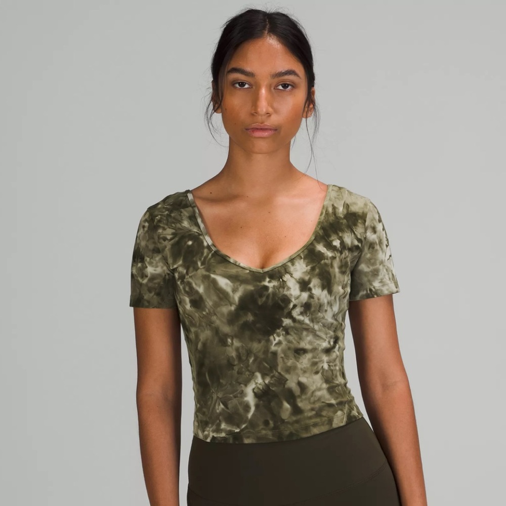 NWT LULULEMON ALIGN TSHIRT SIZE 4 WOMENS! Diamond dye light sage medium olive